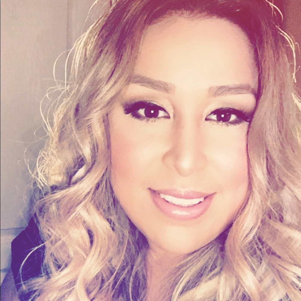 Meet your Posher, Monique